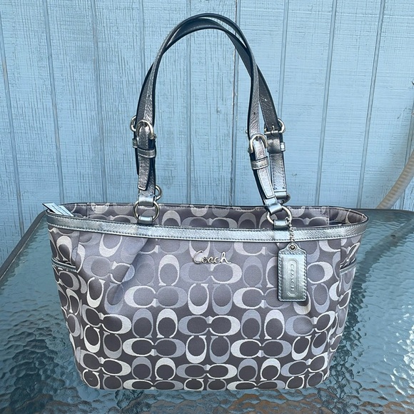 Coach Handbags - Authentic Coach shoulder bag